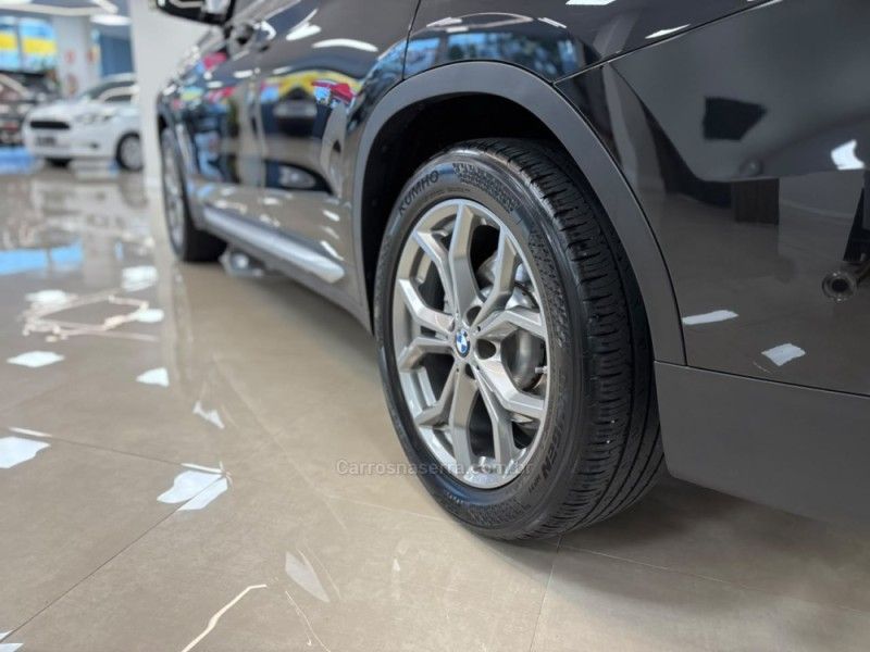 BMW X3 2.0 XDRIVE 20I X LINE 16V 2019/2020 LUIGGI AUTOMÓVEIS CARLOS BARBOSA / Carros no Vale BMW X3 2.0 XDRIVE 20I X LINE 16V 2019/2020 LUIGGI AUTOMÓVEIS CARLOS BARBOSA / Carros no Vale