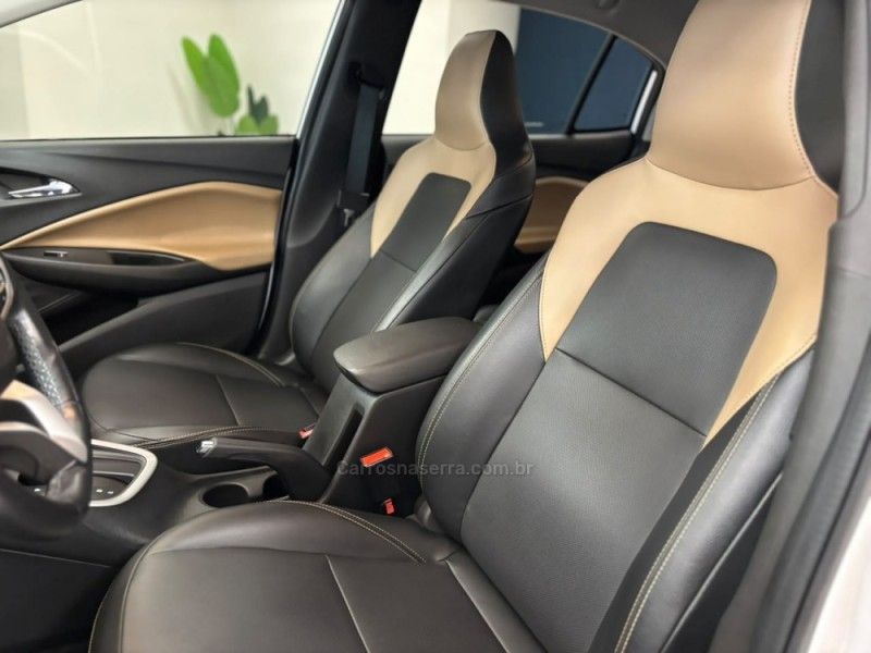 CHEVROLET ONIX 1.0PREMIER PLUS 12V TURBO 2021/2022 LUIGGI AUTOMÓVEIS CARLOS BARBOSA / Carros no Vale CHEVROLET ONIX 1.0PREMIER PLUS 12V TURBO 2021/2022 LUIGGI AUTOMÓVEIS CARLOS BARBOSA / Carros no Vale
