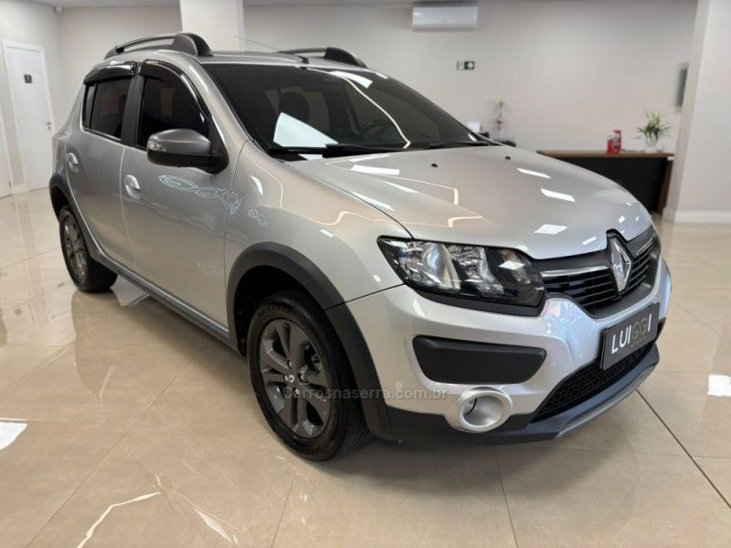 RENAULT SANDERO 1.6 STEPWAY RIP CURL 8V AUTOMATIZADO 2016/2017 LUIGGI AUTOMÓVEIS CARLOS BARBOSA / Carros no Vale RENAULT SANDERO 1.6 STEPWAY RIP CURL 8V AUTOMATIZADO 2016/2017 LUIGGI AUTOMÓVEIS CARLOS BARBOSA / Carros no Vale