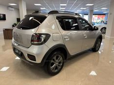RENAULT SANDERO 1.6 STEPWAY RIP CURL 8V AUTOMATIZADO 2016/2017 LUIGGI AUTOMÓVEIS CARLOS BARBOSA / Carros no Vale