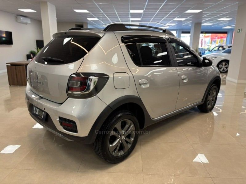 RENAULT SANDERO 1.6 STEPWAY RIP CURL 8V AUTOMATIZADO 2016/2017 LUIGGI AUTOMÓVEIS CARLOS BARBOSA / Carros no Vale RENAULT SANDERO 1.6 STEPWAY RIP CURL 8V AUTOMATIZADO 2016/2017 LUIGGI AUTOMÓVEIS CARLOS BARBOSA / Carros no Vale