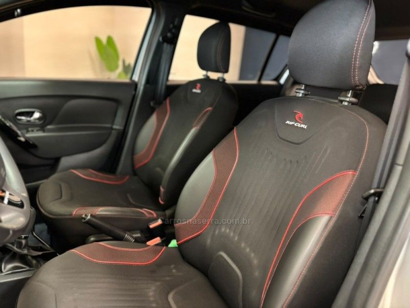 RENAULT SANDERO 1.6 STEPWAY RIP CURL 8V AUTOMATIZADO 2016/2017 LUIGGI AUTOMÓVEIS CARLOS BARBOSA / Carros no Vale RENAULT SANDERO 1.6 STEPWAY RIP CURL 8V AUTOMATIZADO 2016/2017 LUIGGI AUTOMÓVEIS CARLOS BARBOSA / Carros no Vale