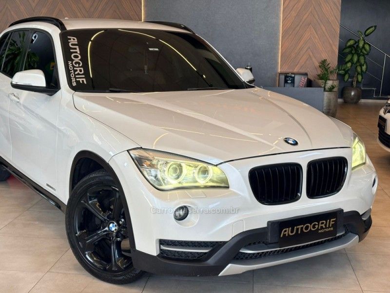 BMW X1 2.0 16V TURBO ACTIVEFLEX SDRIVE20I M SPORT 2013/2013 AUTOGRIF MOTORS CAMPO BOM / Carros no Vale