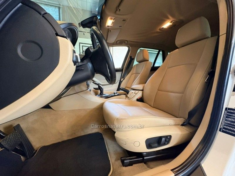 BMW X1 2.0 16V TURBO ACTIVEFLEX SDRIVE20I M SPORT 2013/2013 AUTOGRIF MOTORS CAMPO BOM / Carros no Vale