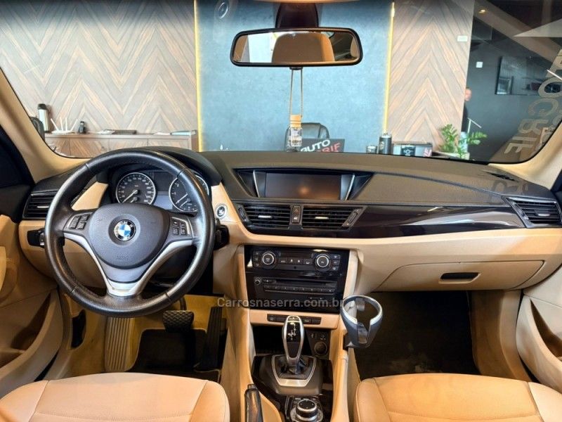 BMW X1 2.0 16V TURBO ACTIVEFLEX SDRIVE20I M SPORT 2013/2013 AUTOGRIF MOTORS CAMPO BOM / Carros no Vale
