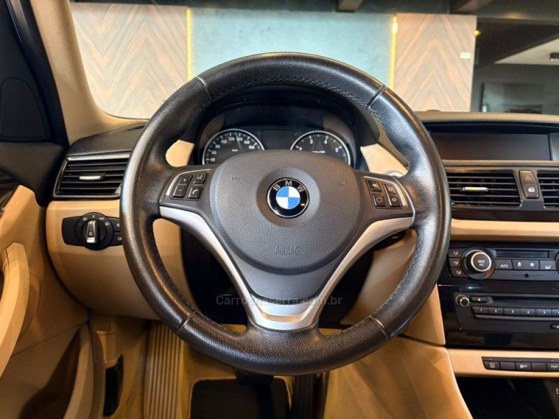 BMW X1 2.0 16V TURBO ACTIVEFLEX SDRIVE20I M SPORT 2013/2013 AUTOGRIF MOTORS CAMPO BOM / Carros no Vale