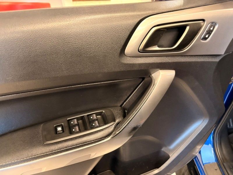 FORD RANGER 3.2 XLT 4X4 CD 20V 2021/2022 AUTOGRIF MOTORS CAMPO BOM / Carros no Vale