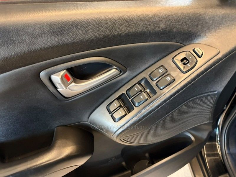 HYUNDAI IX35 2.0 MPFI GLS 16V 2013/2013 AUTOGRIF MOTORS CAMPO BOM / Carros no Vale