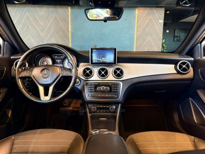 MERCEDES-BENZ GLA 200 1.6 CGI VISION BLACK EDITION 16V TURBO 2015/2015 AUTOGRIF MOTORS CAMPO BOM / Carros no Vale MERCEDES-BENZ GLA 200 1.6 CGI VISION BLACK EDITION 16V TURBO 2015/2015 AUTOGRIF MOTORS CAMPO BOM / Carros no Vale
