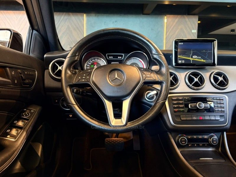 MERCEDES-BENZ GLA 200 1.6 CGI VISION BLACK EDITION 16V TURBO 2015/2015 AUTOGRIF MOTORS CAMPO BOM / Carros no Vale MERCEDES-BENZ GLA 200 1.6 CGI VISION BLACK EDITION 16V TURBO 2015/2015 AUTOGRIF MOTORS CAMPO BOM / Carros no Vale