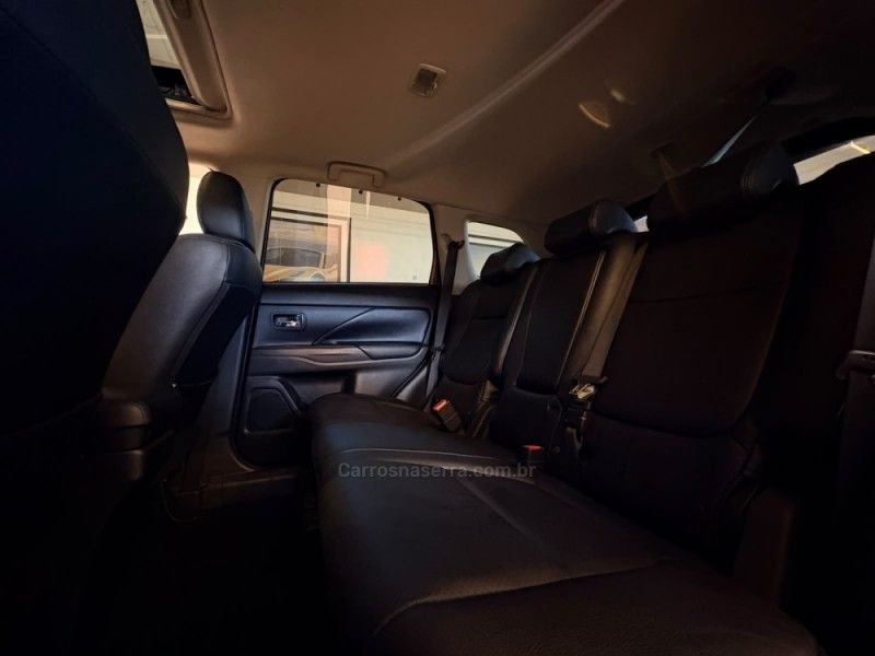 MITSUBISHI OUTLANDER 2.0 16V 2015/2015 AUTOGRIF MOTORS CAMPO BOM / Carros no Vale