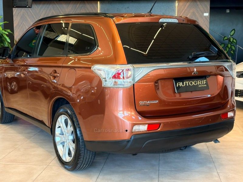 MITSUBISHI OUTLANDER 2.0 16V 2015/2015 AUTOGRIF MOTORS CAMPO BOM / Carros no Vale
