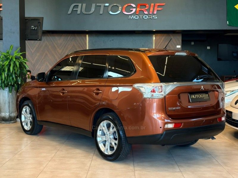 MITSUBISHI OUTLANDER 2.0 16V 2015/2015 AUTOGRIF MOTORS CAMPO BOM / Carros no Vale