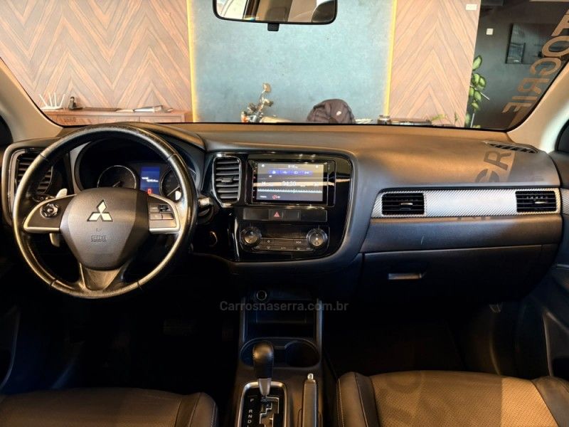 MITSUBISHI OUTLANDER 2.0 16V 2015/2015 AUTOGRIF MOTORS CAMPO BOM / Carros no Vale