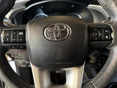 TOYOTA HILUX 2.8 SRV 4X4 CD 16V 2017/2017 AUTOGRIF MOTORS CAMPO BOM / Carros no Vale