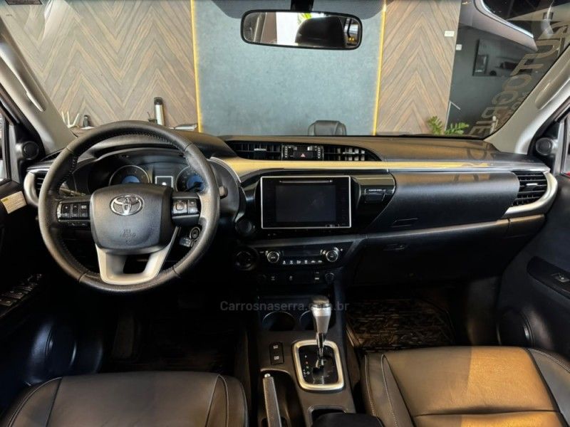 TOYOTA HILUX 2.8 SRV 4X4 CD 16V 2017/2017 AUTOGRIF MOTORS CAMPO BOM / Carros no Vale