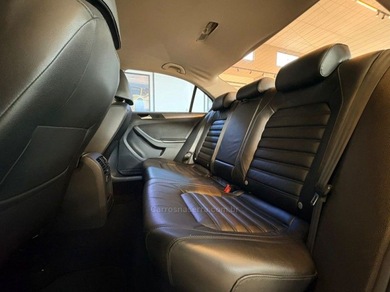 VOLKSWAGEN JETTA 2.0 TSI HIGHLINE 211CV TIPTRONIC 2014/2014 AUTOGRIF MOTORS CAMPO BOM / Carros no Vale VOLKSWAGEN JETTA 2.0 TSI HIGHLINE 211CV TIPTRONIC 2014/2014 AUTOGRIF MOTORS CAMPO BOM / Carros no Vale