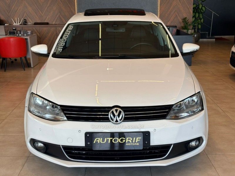 VOLKSWAGEN JETTA 2.0 TSI HIGHLINE 211CV TIPTRONIC 2014/2014 AUTOGRIF MOTORS CAMPO BOM / Carros no Vale VOLKSWAGEN JETTA 2.0 TSI HIGHLINE 211CV TIPTRONIC 2014/2014 AUTOGRIF MOTORS CAMPO BOM / Carros no Vale
