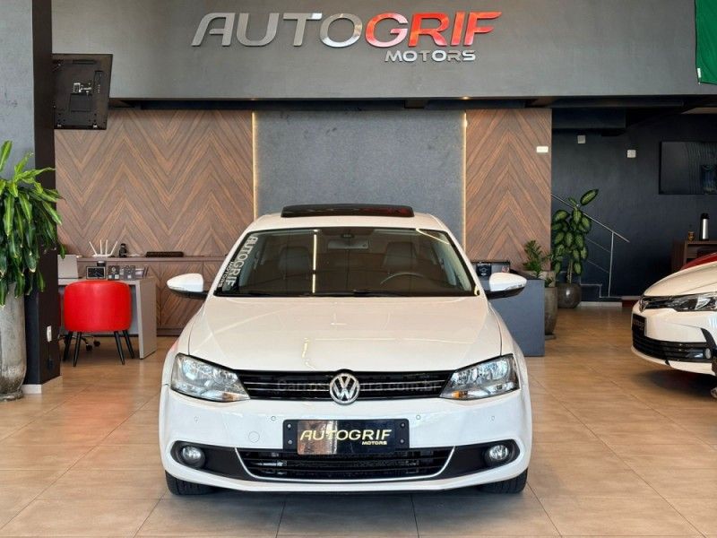 VOLKSWAGEN JETTA 2.0 TSI HIGHLINE 211CV TIPTRONIC 2014/2014 AUTOGRIF MOTORS CAMPO BOM / Carros no Vale VOLKSWAGEN JETTA 2.0 TSI HIGHLINE 211CV TIPTRONIC 2014/2014 AUTOGRIF MOTORS CAMPO BOM / Carros no Vale