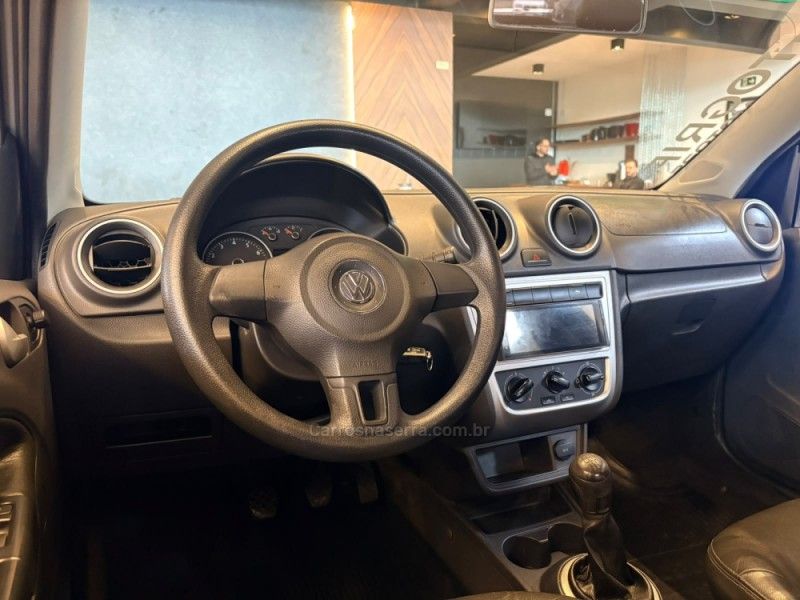 VOLKSWAGEN VOYAGE 1.6 MI TRENDLINE 8V 2016/2016 AUTOGRIF MOTORS CAMPO BOM / Carros no Vale VOLKSWAGEN VOYAGE 1.6 MI TRENDLINE 8V 2016/2016 AUTOGRIF MOTORS CAMPO BOM / Carros no Vale