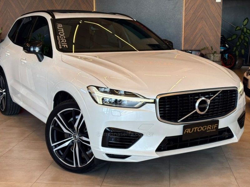 VOLVO XC60 2.0 T8 R DESIGN HYBRID 2020/2020 AUTOGRIF MOTORS CAMPO BOM / Carros no Vale VOLVO XC60 2.0 T8 R DESIGN HYBRID 2020/2020 AUTOGRIF MOTORS CAMPO BOM / Carros no Vale
