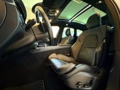 VOLVO XC60 2.0 T8 R DESIGN HYBRID 2020/2020 AUTOGRIF MOTORS CAMPO BOM / Carros no Vale