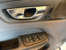 VOLVO XC60 2.0 T8 R DESIGN HYBRID 2020/2020 AUTOGRIF MOTORS CAMPO BOM / Carros no Vale