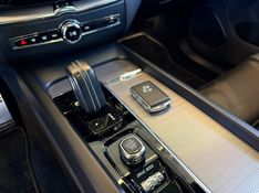 VOLVO XC60 2.0 T8 R DESIGN HYBRID 2020/2020 AUTOGRIF MOTORS CAMPO BOM / Carros no Vale