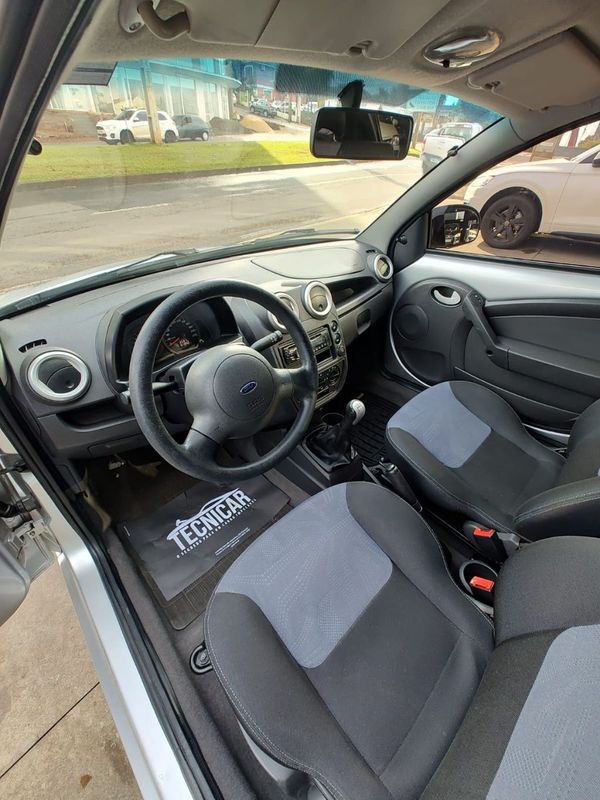 Ford Ka 1.0 8V/ 8V ST 3p 2013/2013 RENNER AUTOMÓVEIS LAJEADO / Carros no Vale