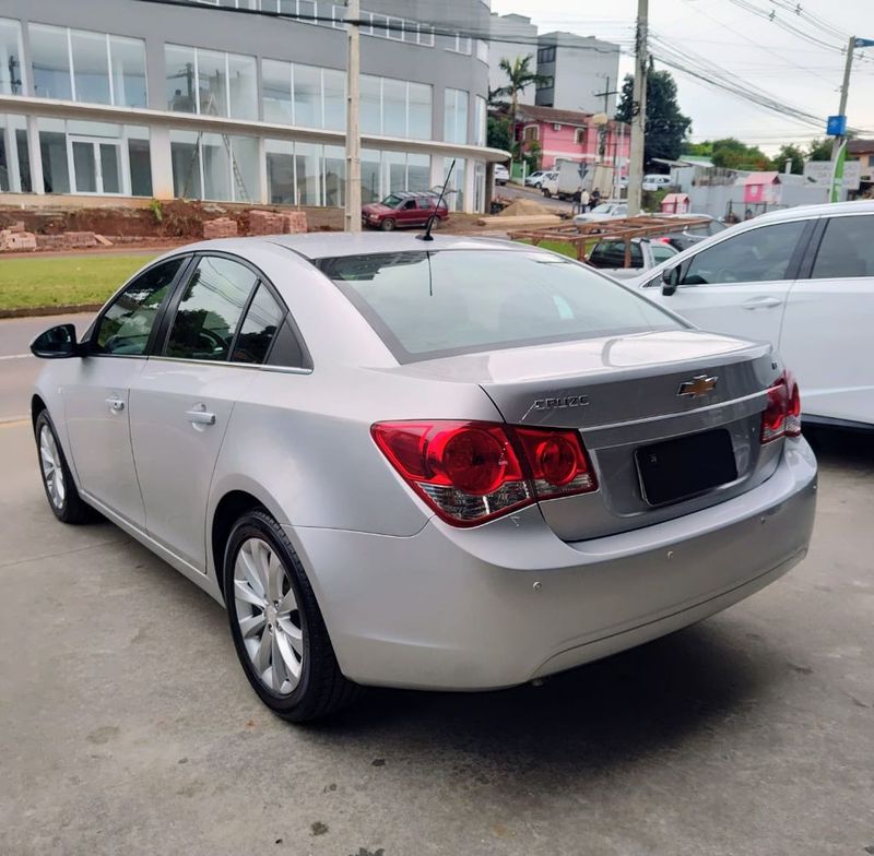 CHEVROLET CRUZE LT 1.8 16V FlexPower 2016/2016 RENNER AUTOMÓVEIS LAJEADO / Carros no Vale CHEVROLET CRUZE LT 1.8 16V FlexPower 2016/2016 RENNER AUTOMÓVEIS LAJEADO / Carros no Vale