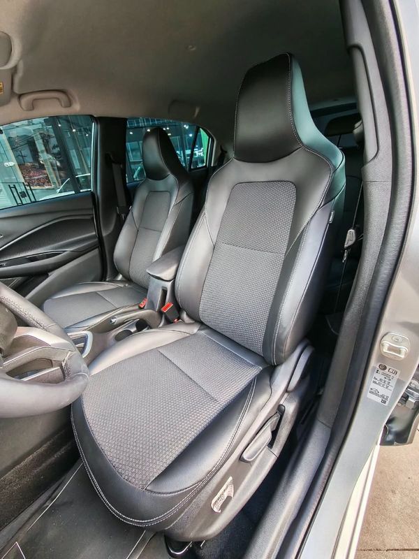 CHEVROLET ONIX HATCH LTZ 1.0 12V TB 2025/2025 RENNER AUTOMÓVEIS LAJEADO / Carros no Vale