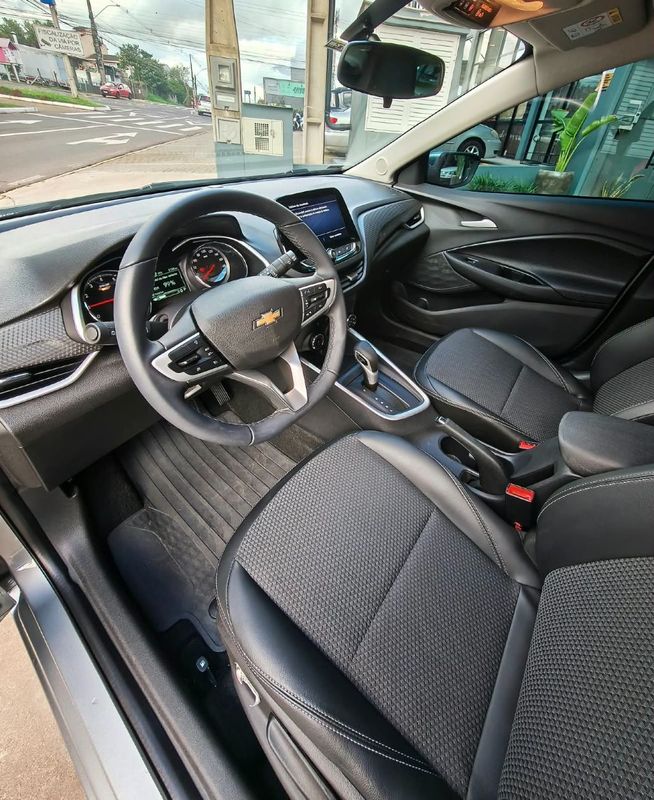 CHEVROLET ONIX HATCH LTZ 1.0 12V TB 2025/2025 RENNER AUTOMÓVEIS LAJEADO / Carros no Vale