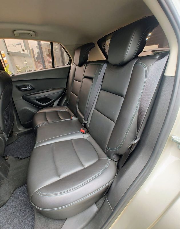 CHEVROLET TRACKER LTZ 1.8 16V 4×2 2015/2015 RENNER AUTOMÓVEIS LAJEADO / Carros no Vale