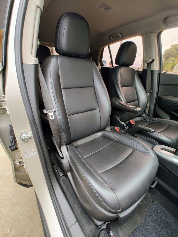 CHEVROLET TRACKER LTZ 1.8 16V 4×2 2015/2015 RENNER AUTOMÓVEIS LAJEADO / Carros no Vale