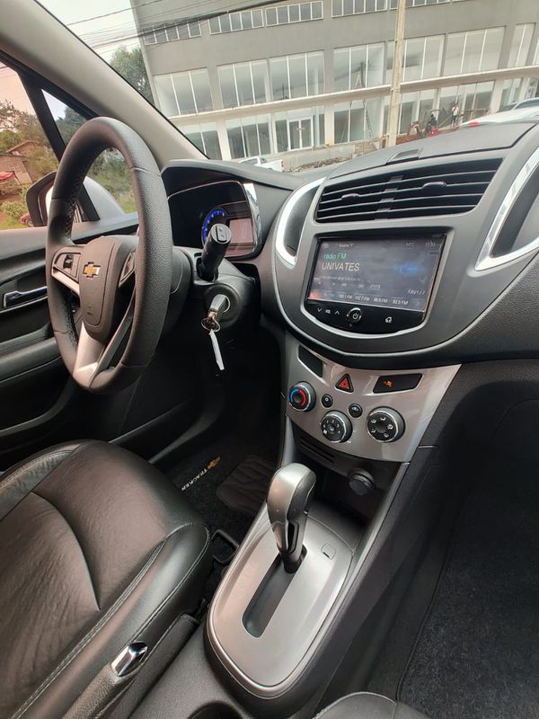 CHEVROLET TRACKER LTZ 1.8 16V 4×2 2015/2015 RENNER AUTOMÓVEIS LAJEADO / Carros no Vale