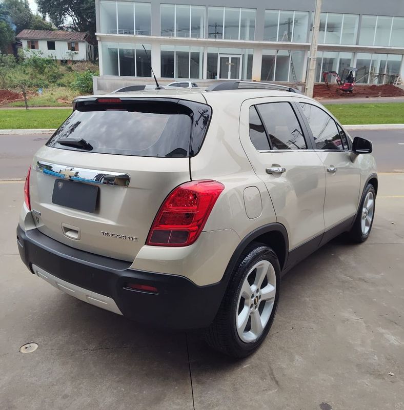 CHEVROLET TRACKER LTZ 1.8 16V 4×2 2015/2015 RENNER AUTOMÓVEIS LAJEADO / Carros no Vale