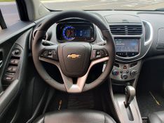 CHEVROLET TRACKER LTZ 1.8 16V 4×2 2015/2015 RENNER AUTOMÓVEIS LAJEADO / Carros no Vale