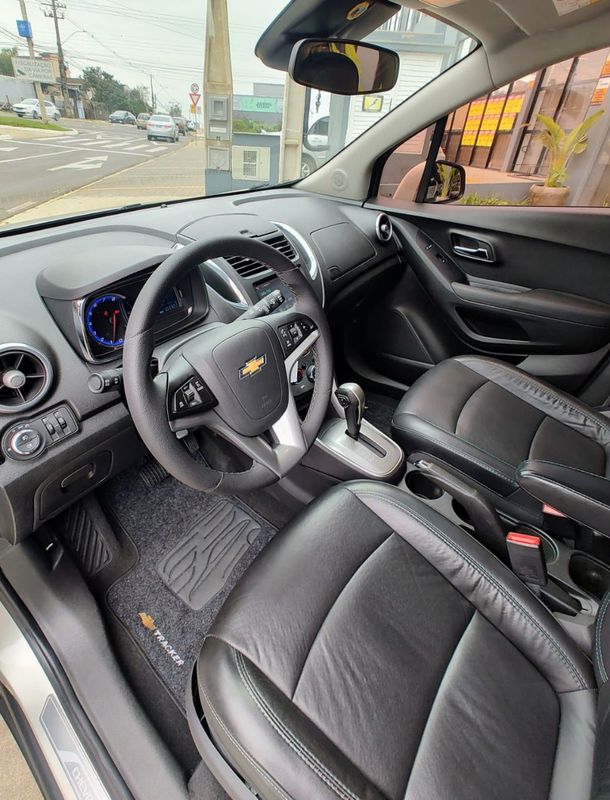 CHEVROLET TRACKER LTZ 1.8 16V 4×2 2015/2015 RENNER AUTOMÓVEIS LAJEADO / Carros no Vale