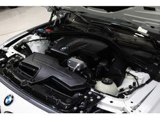 BMW 320i 2.0 SPORT 16V TURBO ACTIVE 2017/2017 PASTORE CAR COLLECTION BENTO GONÇALVES / Carros no Vale