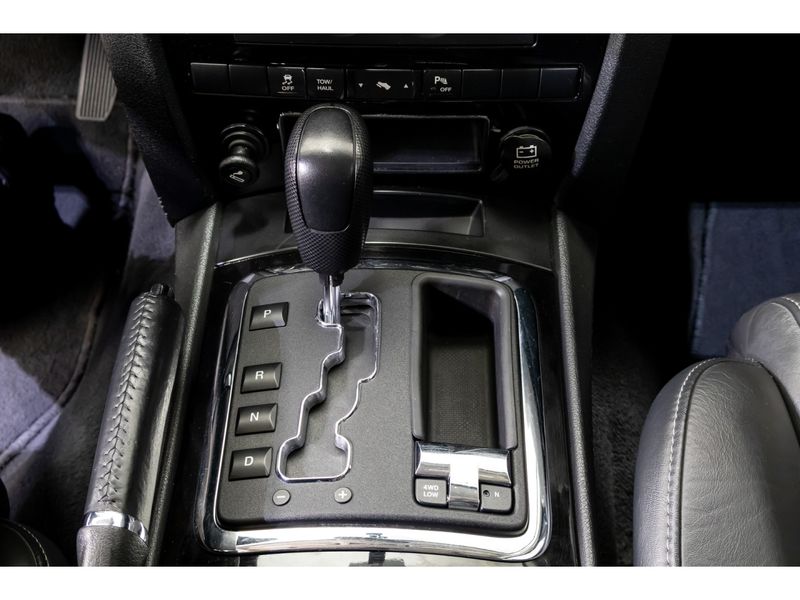 JEEP GRAND CHEROKEE 5.7 LIMITED HEMI 4X4 V8 16V 2006/2006 PASTORE CAR COLLECTION BENTO GONÇALVES / Carros no Vale JEEP GRAND CHEROKEE 5.7 LIMITED HEMI 4X4 V8 16V 2006/2006 PASTORE CAR COLLECTION BENTO GONÇALVES / Carros no Vale