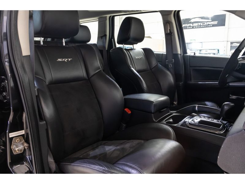 JEEP GRAND CHEROKEE 5.7 LIMITED HEMI 4X4 V8 16V 2006/2006 PASTORE CAR COLLECTION BENTO GONÇALVES / Carros no Vale JEEP GRAND CHEROKEE 5.7 LIMITED HEMI 4X4 V8 16V 2006/2006 PASTORE CAR COLLECTION BENTO GONÇALVES / Carros no Vale