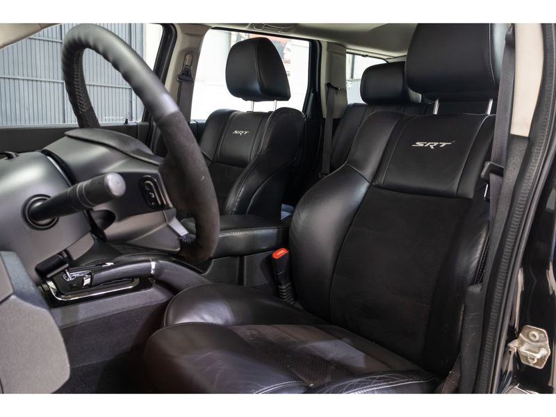 JEEP GRAND CHEROKEE 5.7 LIMITED HEMI 4X4 V8 16V 2006/2006 PASTORE CAR COLLECTION BENTO GONÇALVES / Carros no Vale JEEP GRAND CHEROKEE 5.7 LIMITED HEMI 4X4 V8 16V 2006/2006 PASTORE CAR COLLECTION BENTO GONÇALVES / Carros no Vale
