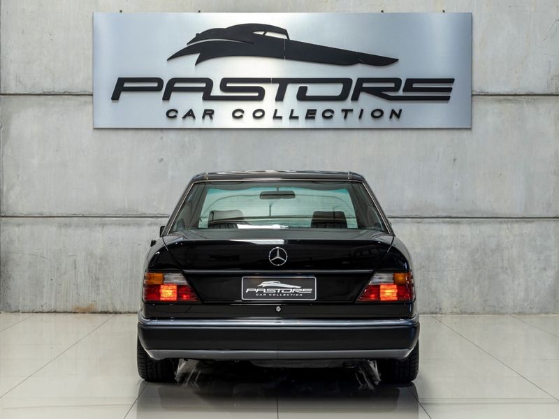 MERCEDES-BENZ E 200 2.0 CLASSIC 1993/1993 PASTORE CAR COLLECTION BENTO GONÇALVES / Carros no Vale MERCEDES-BENZ E 200 2.0 CLASSIC 1993/1993 PASTORE CAR COLLECTION BENTO GONÇALVES / Carros no Vale
