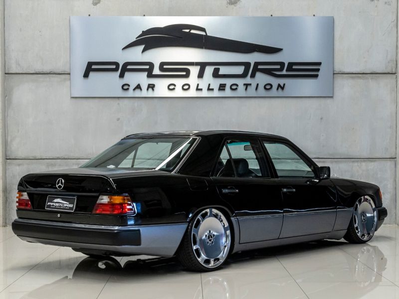MERCEDES-BENZ E 200 2.0 CLASSIC 1993/1993 PASTORE CAR COLLECTION BENTO GONÇALVES / Carros no Vale MERCEDES-BENZ E 200 2.0 CLASSIC 1993/1993 PASTORE CAR COLLECTION BENTO GONÇALVES / Carros no Vale
