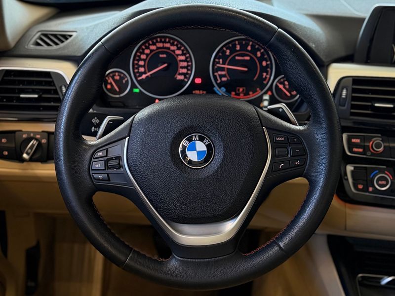 BMW 320i 2.0 SPORT 16V TURBO ACTIVE 2017/2017 LEHMEN VEÍCULOS VENÂNCIO AIRES / Carros no Vale BMW 320i 2.0 SPORT 16V TURBO ACTIVE 2017/2017 LEHMEN VEÍCULOS VENÂNCIO AIRES / Carros no Vale