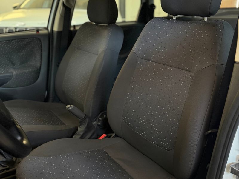 CHEVROLET CORSA 1.4 MPFI PREMIUM SEDAN 8V 2011/2012 LEHMEN VEÍCULOS VENÂNCIO AIRES / Carros no Vale