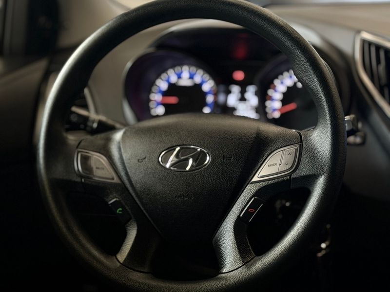 HYUNDAI HB20S 1.6 COMFORT STYLE 16V 2013/2014 LEHMEN VEÍCULOS VENÂNCIO AIRES / Carros no Vale