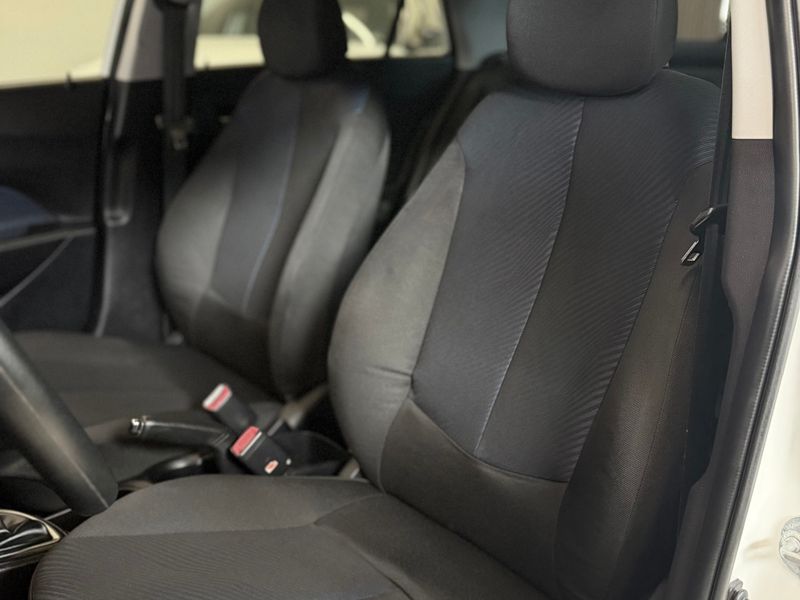 HYUNDAI HB20S 1.6 COMFORT STYLE 16V 2013/2014 LEHMEN VEÍCULOS VENÂNCIO AIRES / Carros no Vale