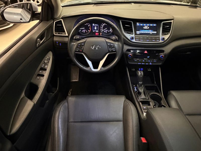 HYUNDAI TUCSON 1.6 16V T-GDI GLS ECOSHIFT 2021/2022 LEHMEN VEÍCULOS VENÂNCIO AIRES / Carros no Vale HYUNDAI TUCSON 1.6 16V T-GDI GLS ECOSHIFT 2021/2022 LEHMEN VEÍCULOS VENÂNCIO AIRES / Carros no Vale