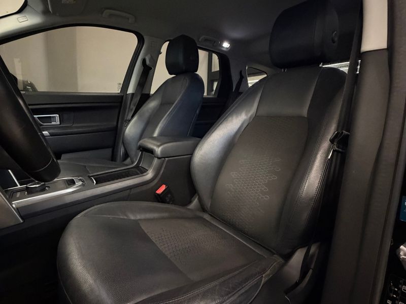 LAND ROVER DISCOVERY SPORT 2.0 16V SI4 TURBO SE 2017/2018 LEHMEN VEÍCULOS VENÂNCIO AIRES / Carros no Vale